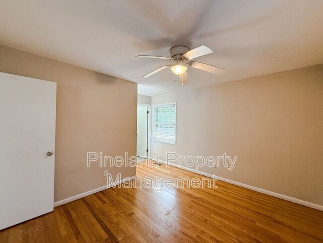 Building Photo - 7220 Ainsley St