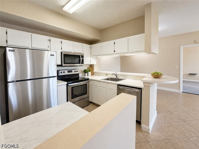 Building Photo - 6490 Aragon Way