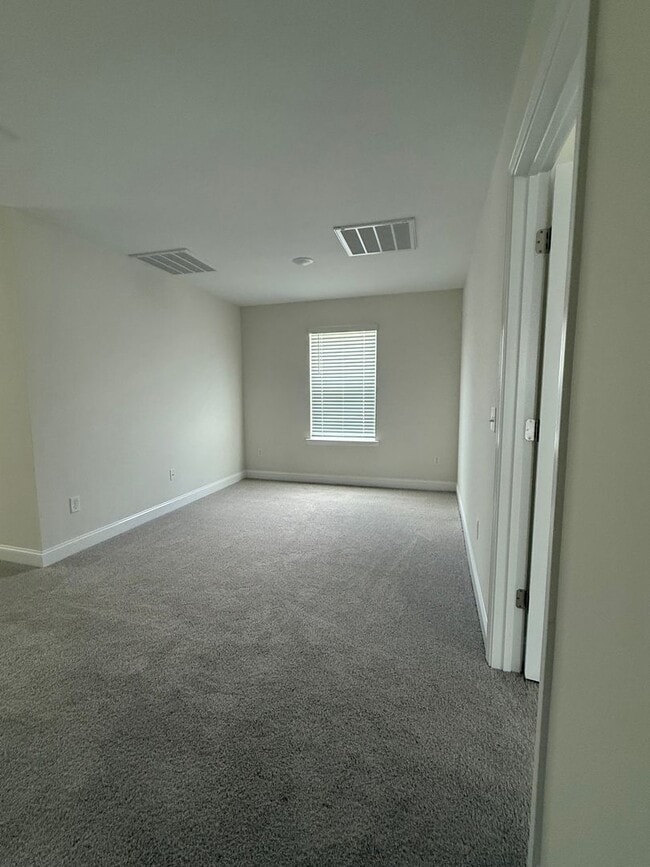 Building Photo - 118 boundary hall way