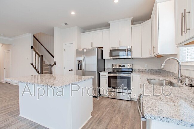 Building Photo - 215 Clearwood Dr