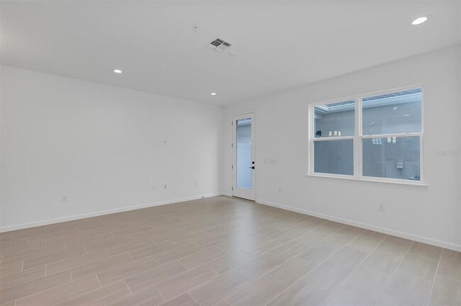 Building Photo - 1851 Pinecliff Dr