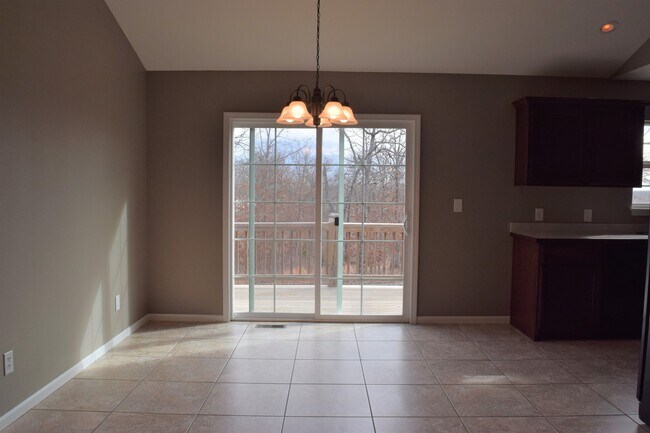 Building Photo - 3 Bedroom Home in Taylor Hills Subdivision