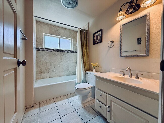 Building Photo - Available August 1st! Beautiful fully furnished single-story home located in the prestigious Span...