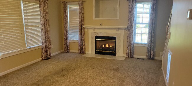 Building Photo - 208 Princess Anne Cir
