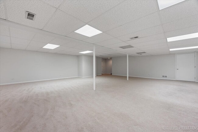 Building Photo - 2802 Wedgewood Dr
