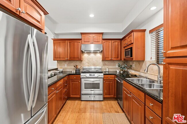 Building Photo - 1511 Camden Ave