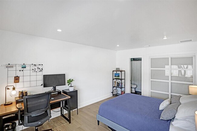 Building Photo - 3320 NE 13th Ave