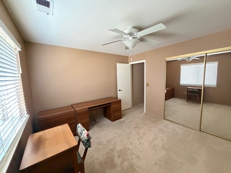 Building Photo - 608 Berkley Ct