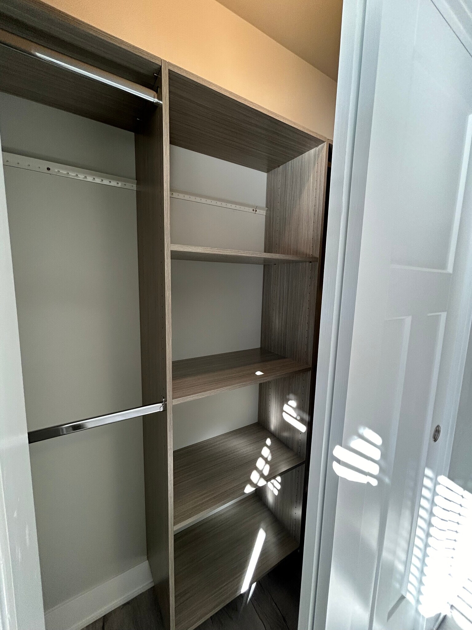 Building Photo - 1131 Oak Ave