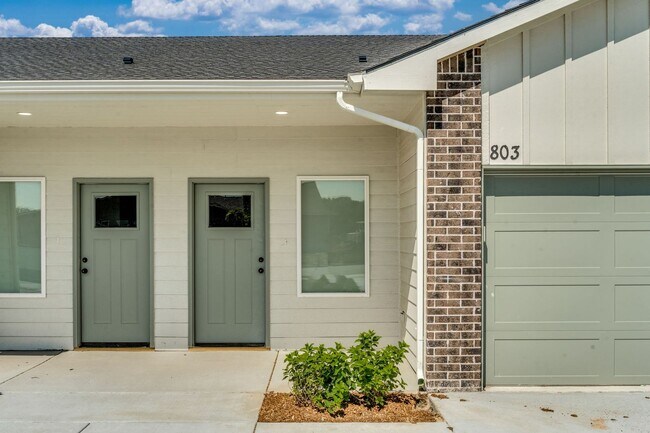 Building Photo - Fox Ridge Marley