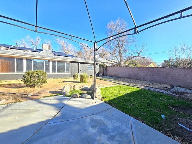 Building Photo - 44309 Date Ave