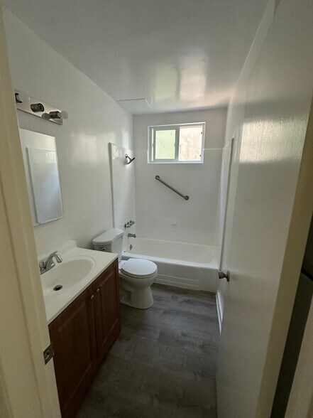 Building Photo - 8024 Owensmouth Ave
