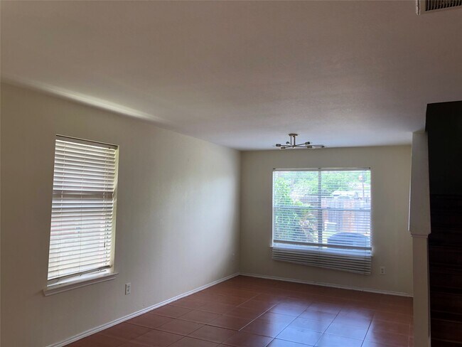 Building Photo - 9515 Eaglewood Spring Dr