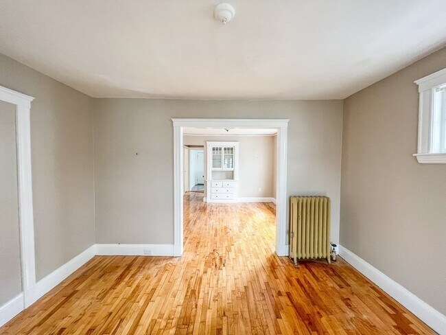 Building Photo - 65 Woods Ave