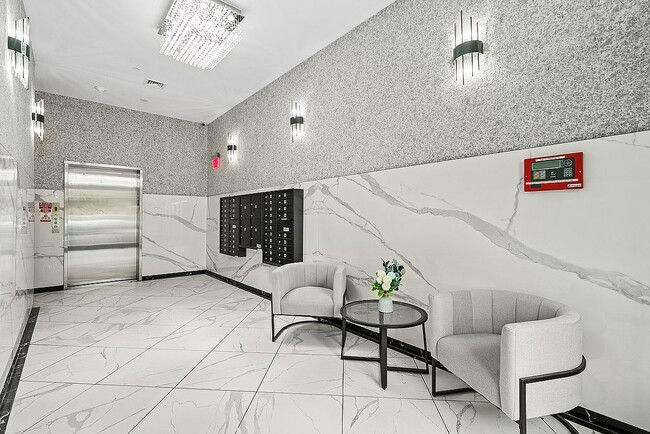 Building Photo - 15 West End Ave