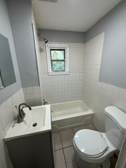 Building Photo - 77 2nd St