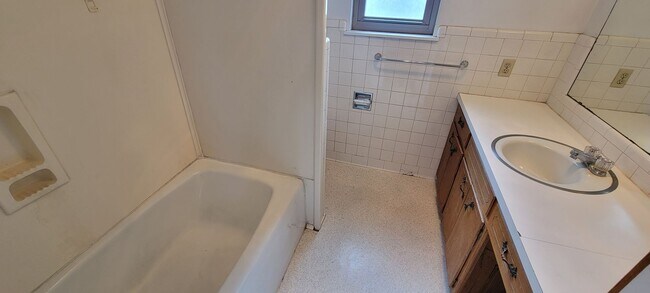 Building Photo - re1417