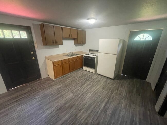 Building Photo - 815.5-B Griffin-S