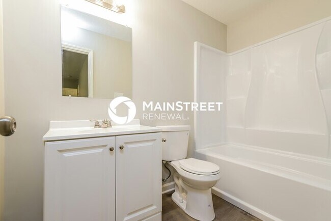 Building Photo - 3 Bedroom Pet-Friendly Home in HIGH POINT,...