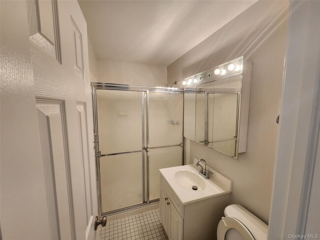 Building Photo - 4 Charles Ln