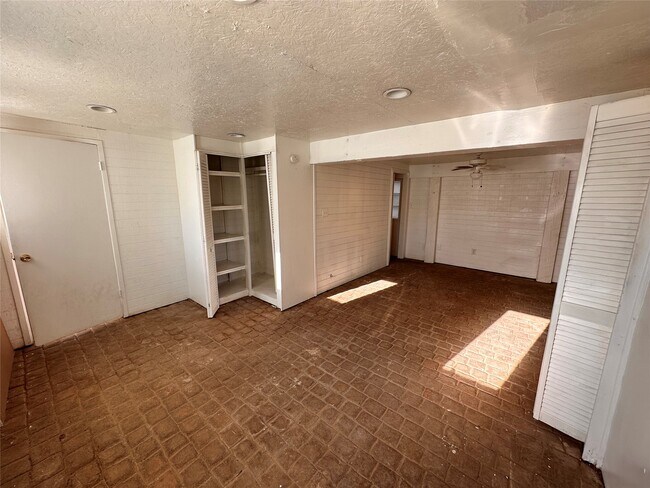 Building Photo - 3211 Keller St