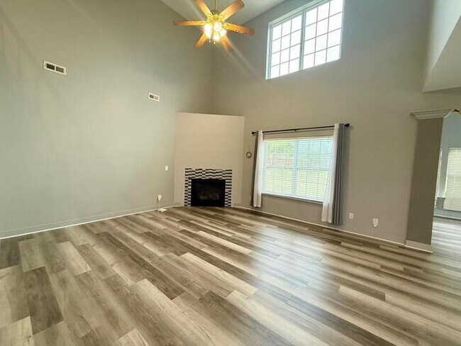 Building Photo - 13141 Wilburn Park Ln