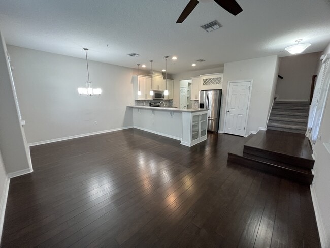 Building Photo - 677 Oak Lake Ln