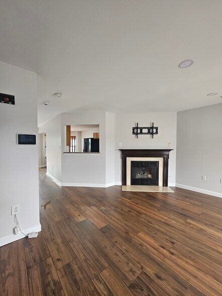 Building Photo - 10624 Riva Pl