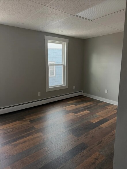 Building Photo - 138 Emery St