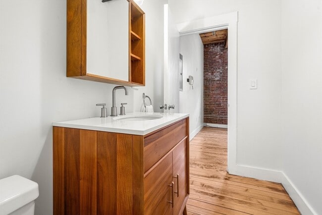 Building Photo - 49 Munroe St