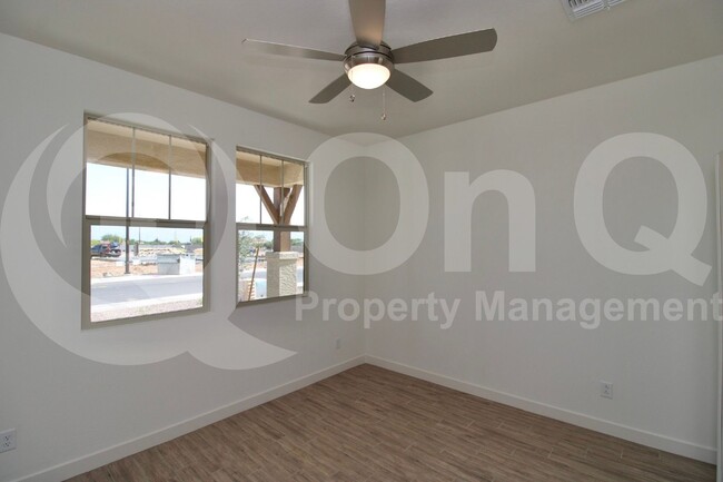 Building Photo - 2957 E Cherry Hill Dr