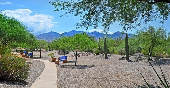 Building Photo - Stunning Executive Home (former model) in ...