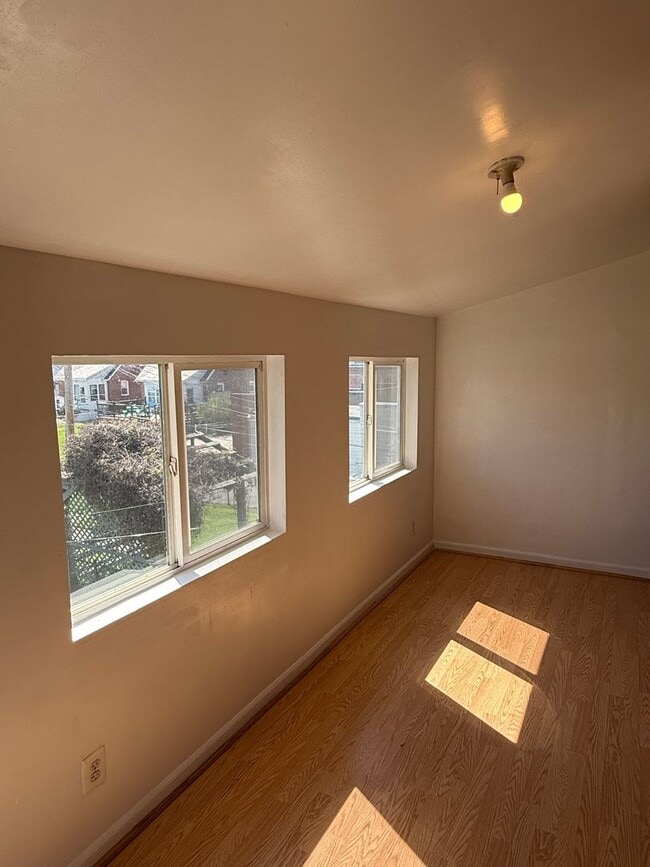 Building Photo - One Bedroom Second Floor Apartment- Dundalk, MD