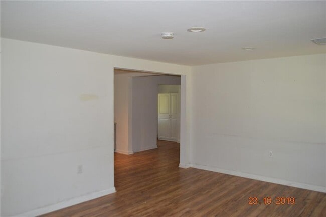 Building Photo - 1003 N Arcola St