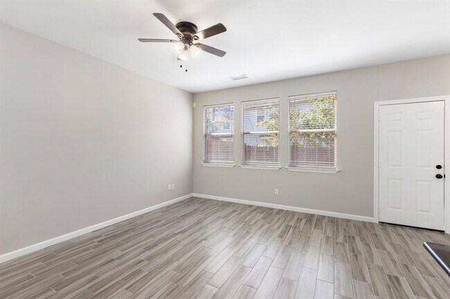 Building Photo - 79 Blue Creek Pl