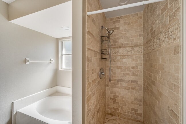 Building Photo - Desirable Parkway Meadows!