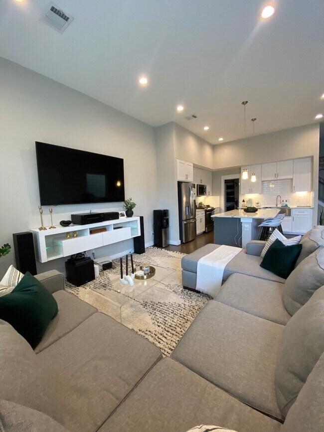 Building Photo - 1711 Freeman St