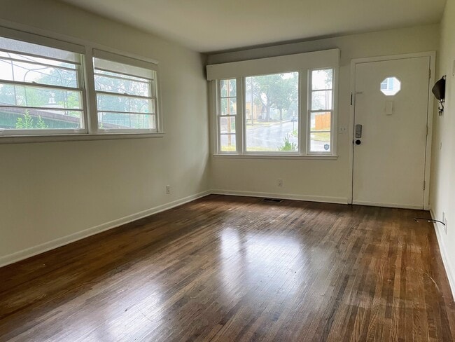 Building Photo - 601 N 5th St