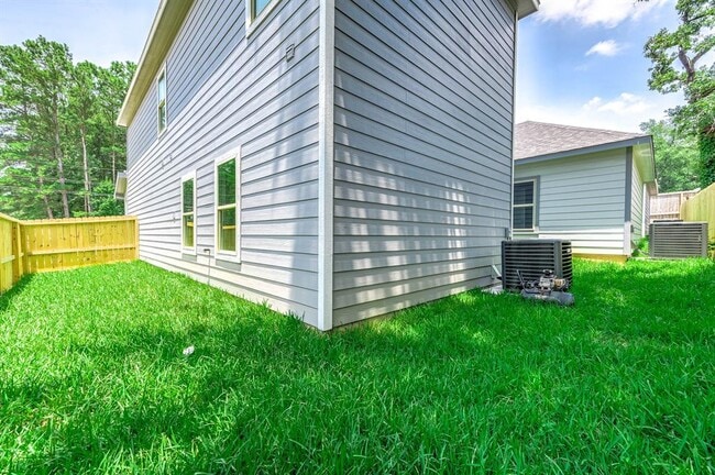 Building Photo - 16985 Glenheath St