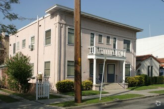 Building Photo - 1109-1125 Loma Ave