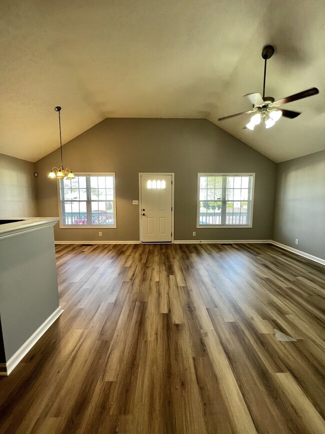 Building Photo - 3444 Fox Run Dr. Clarksville, Tn 37042