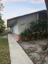Building Photo - 1440 SW 41st Ave