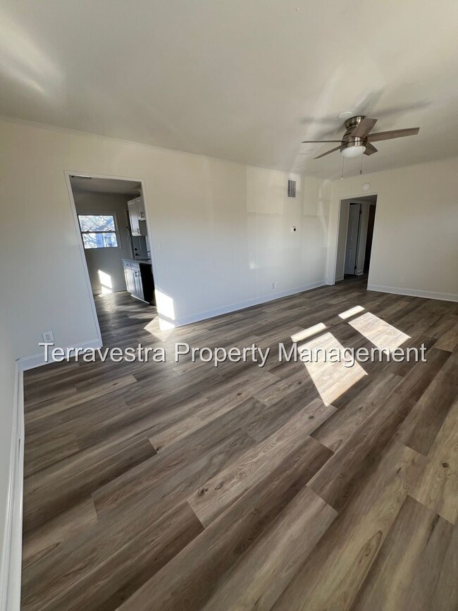 Building Photo - Beautifully remodeled 3 bedroom in Upper D...