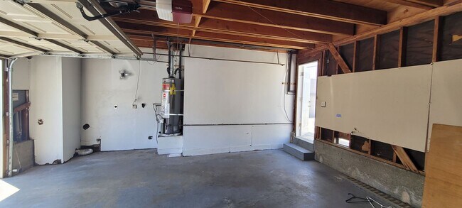 Building Photo - 1017 Quiet Creek Ln