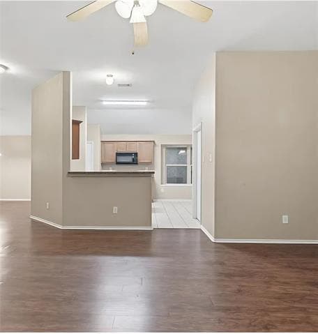 Building Photo - 2120 Stonewood Dr