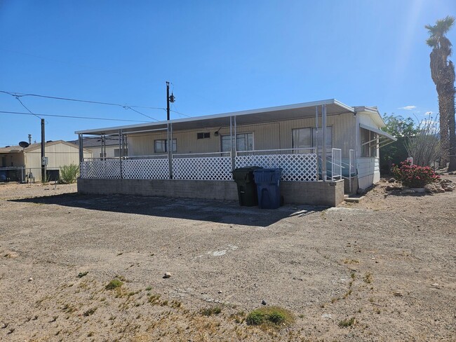 Building Photo - CUTE 2 Bed/2 Bath Mobile on 2 lots in Cent...