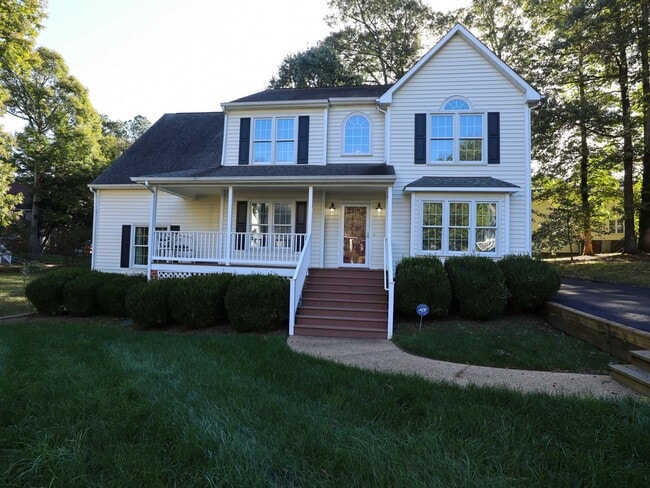 Building Photo - 4-Bedroom Home on Quiet Cul-de-Sac - Must See