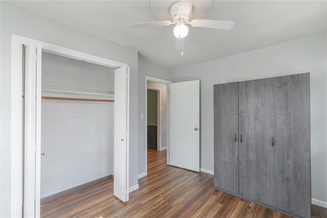 Building Photo - 718 Highland Pkwy