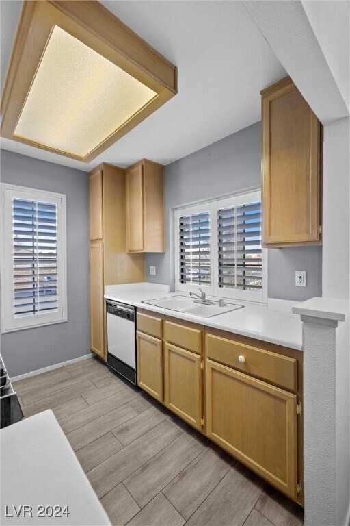 Building Photo - 4861 S Torrey Pines Dr