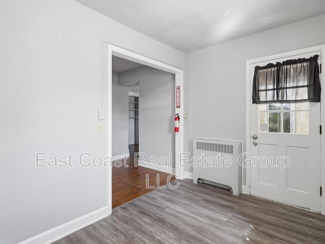 Building Photo - 323 N Potomac St